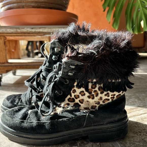 Oscar Sport Leopard Print and black fur boots - Picture 3 of 5